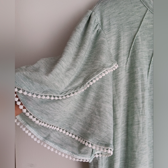 3 For $25🚨Stem & Vine Light Green Knit Top - Picture 3 of 4